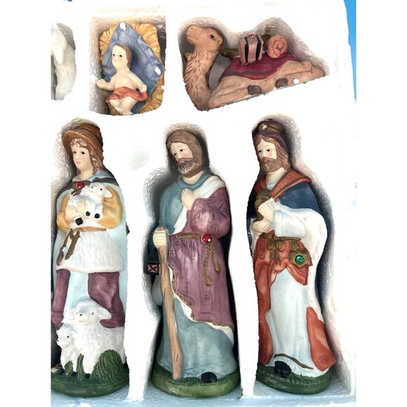 VTG International Bazaar Porcelain Nativity 10-Figures  Wood Stable 44156978 - Picture 8 of 11